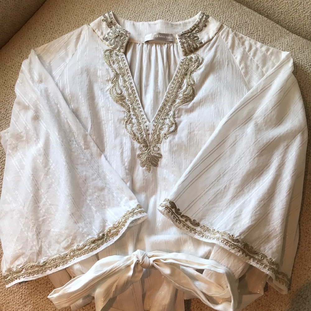 NWOT Badgely Mischka gold/white bell sleeve tunic